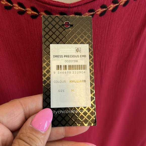 City Chic Dress Precious Embroidered Rhubarb - Picture 5 of 10